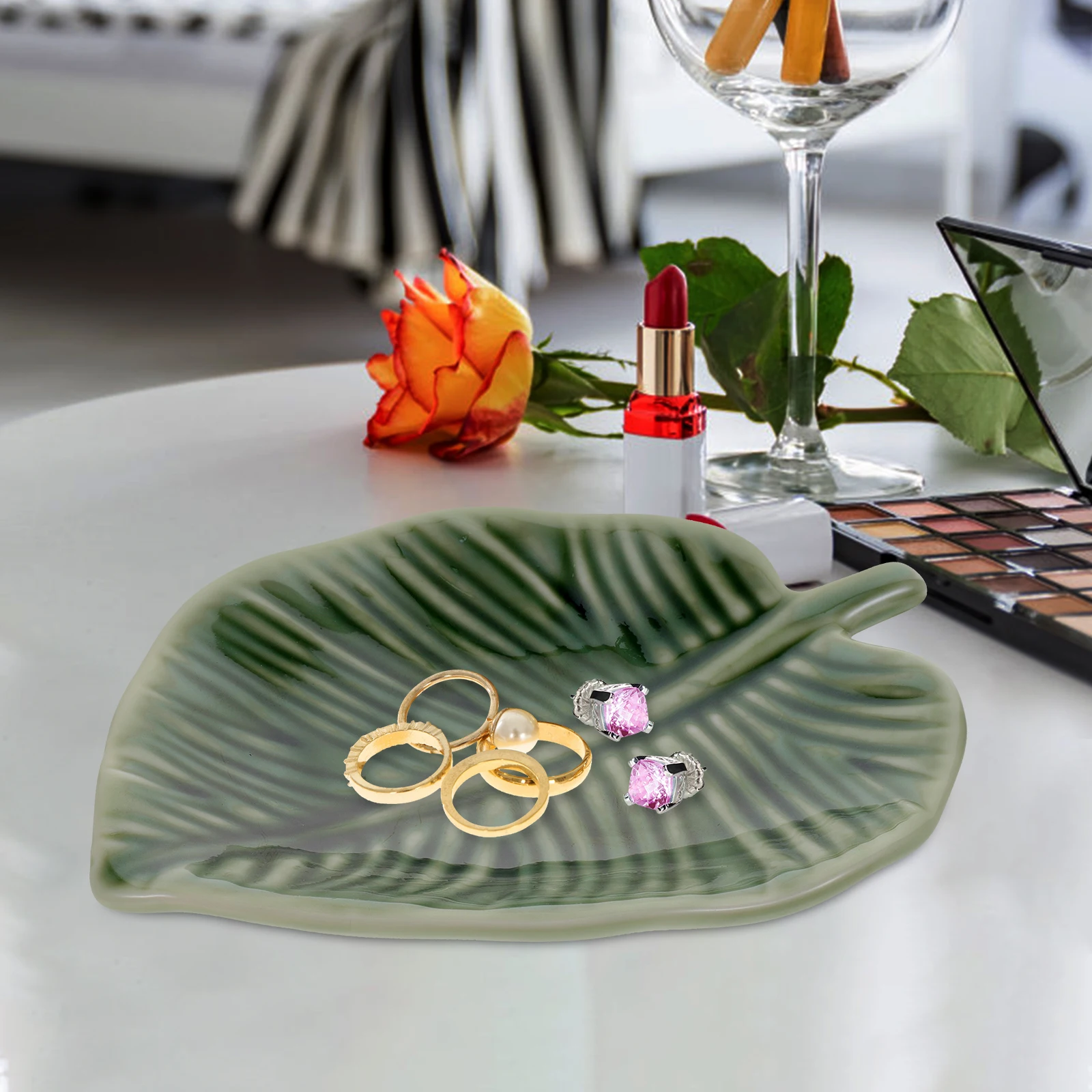 Nordic Leaf Ceramic Jewelry Tray Decorative Jewelry Plate Ring Holder Tray Trinket Display Organizer Trinket Dish
Nordic Leaf Ceramic Jewelry Tray Decorative Jewelry Plate Ring Holder Tray Trinket Display Organizer Trinket Dish