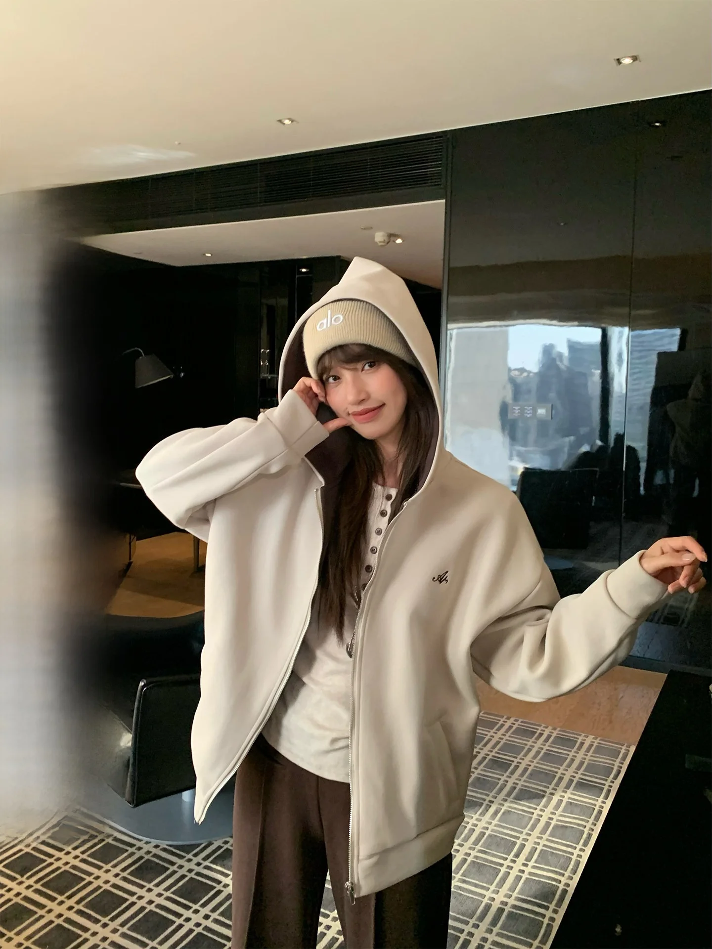 Spring New Loose Sle Embroidered Hoodie Cardigan Women's Thin Top Milk Tea Color Casual Faion Cotton Polyester Blend
Spring New Loose Sle Embroidered Hoodie Cardigan Women's Thin Top Milk Tea Color Casual Faion Cotton Polyester Blend