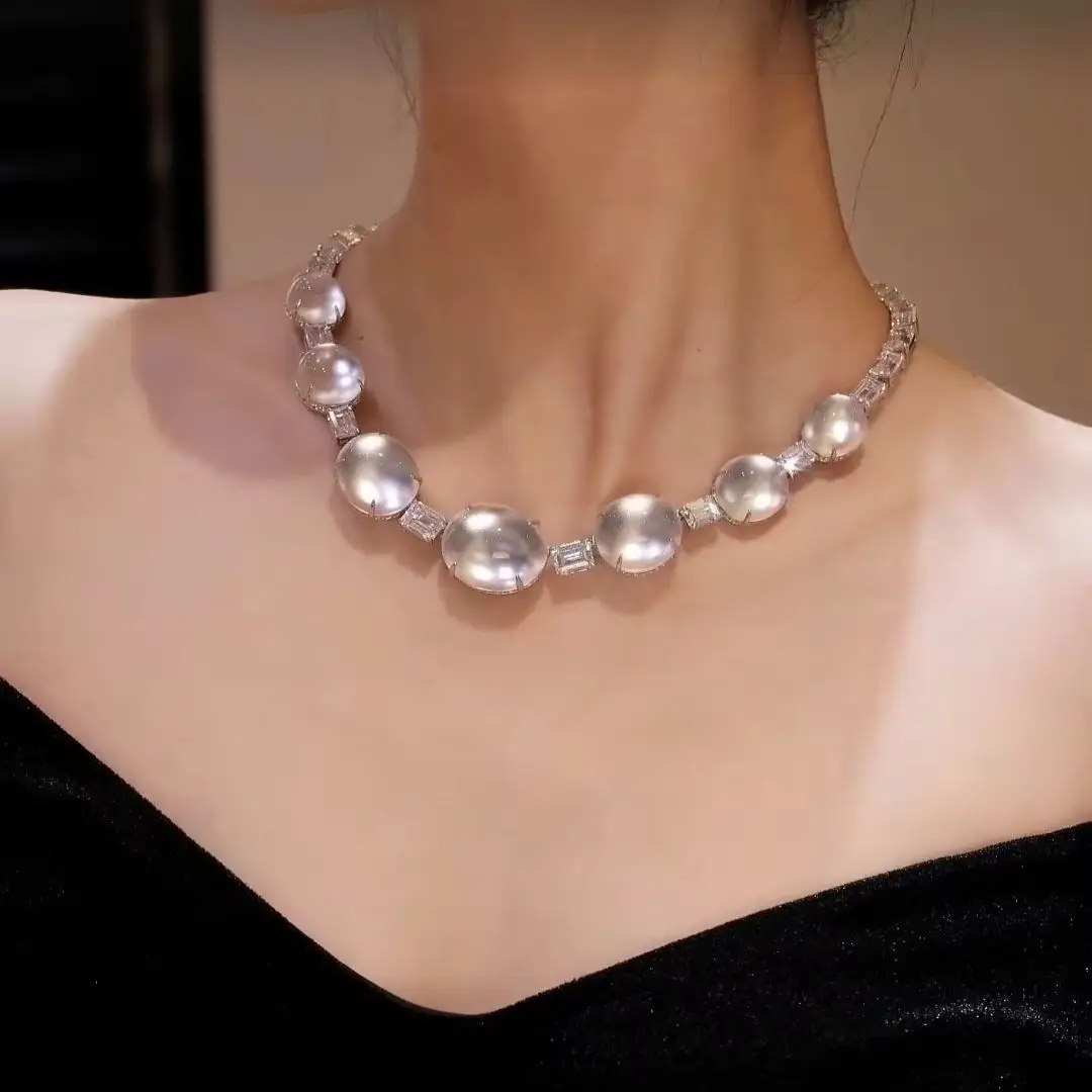 Bellux Luxury Large Necklace 925 Silver Synthetic Zircon White Natural Chalcedony Pigeon Egg Gems Fashion Necklace
Bellux Luxury Large Necklace 925 Silver Synthetic Zircon White Natural Chalcedony Pigeon Egg Gems Fashion Necklace