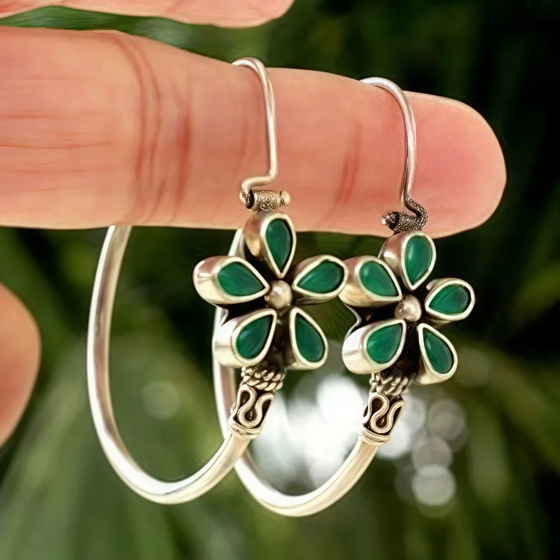 Ethnic Silver Color Flower Dangle Women's Earrings Metal Hang Carving Pattern Party Daily Wear
Ethnic Silver Color Flower Dangle Women's Earrings Metal Hang Carving Pattern Party Daily Wear