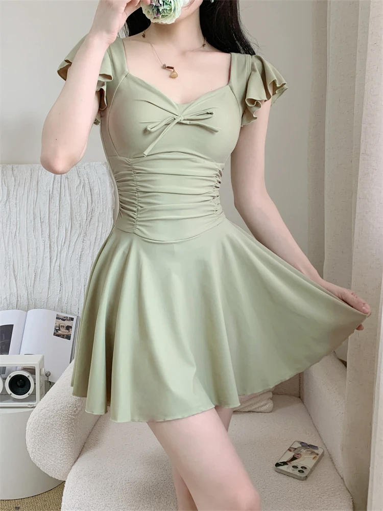 Консервативный купальник-юбка для женщин, новинка 2024 года, компактный, для термальных источников, с V-образным вырезом и фиксированными вставками для груди
Консервативный купальник-юбка для женщин, новинка 2024 года, компактный, для термальных источников, с V-образным вырезом и фиксированными вставками для груди