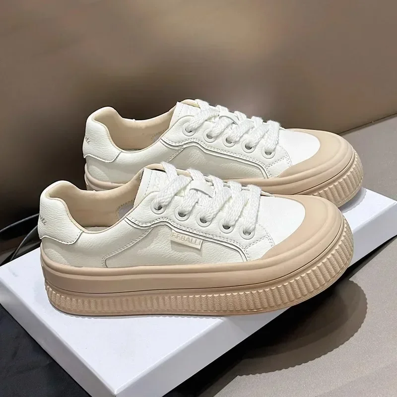 2024 new women's spring autumn soft leather platform white shoes versatile sports board shoes round head casual shoes sneakers
2024 new women's spring autumn soft leather platform white shoes versatile sports board shoes round head casual shoes sneakers