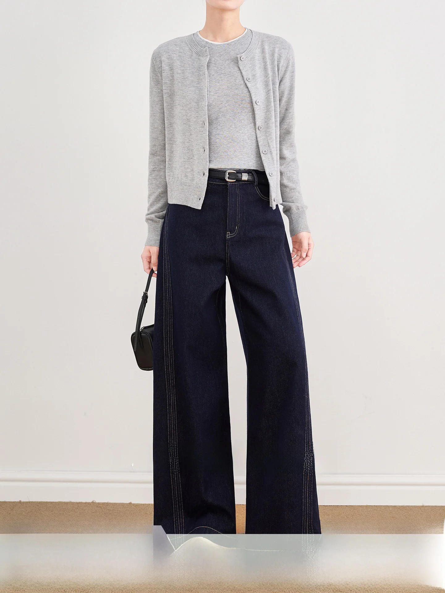 Classic Contrast Color Stitching High Waist Wide Leg Jeans Women's Casual Loose Straight Cut Denim Pants Commute Style Cotton
Classic Contrast Color Stitching High Waist Wide Leg Jeans Women's Casual Loose Straight Cut Denim Pants Commute Style Cotton