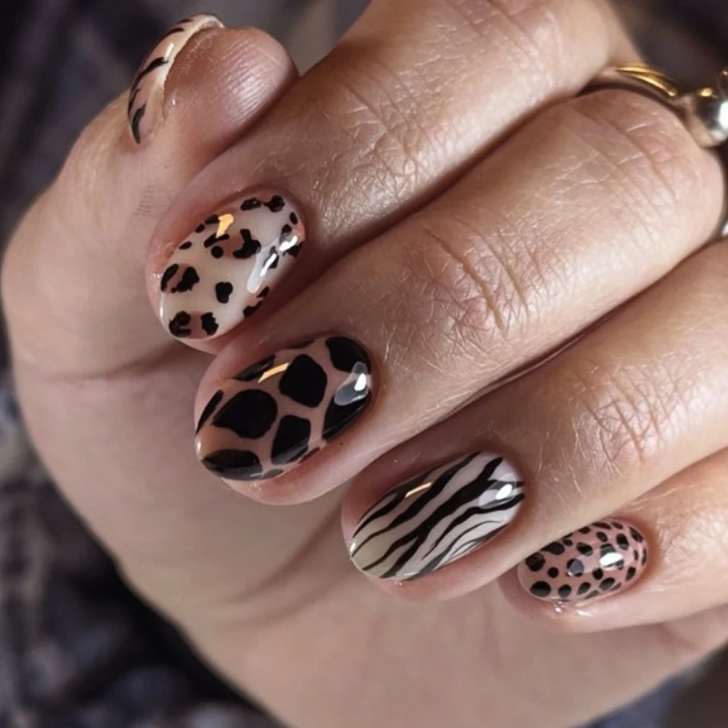 Fashion Short Almond Leopard Zebra Print Nail Art Stylish Wearable Fake Nails Detachable Finished False Nails Press on Nails 
Fashion Short Almond Leopard Zebra Print Nail Art Stylish Wearable Fake Nails Detachable Finished False Nails Press on Nails