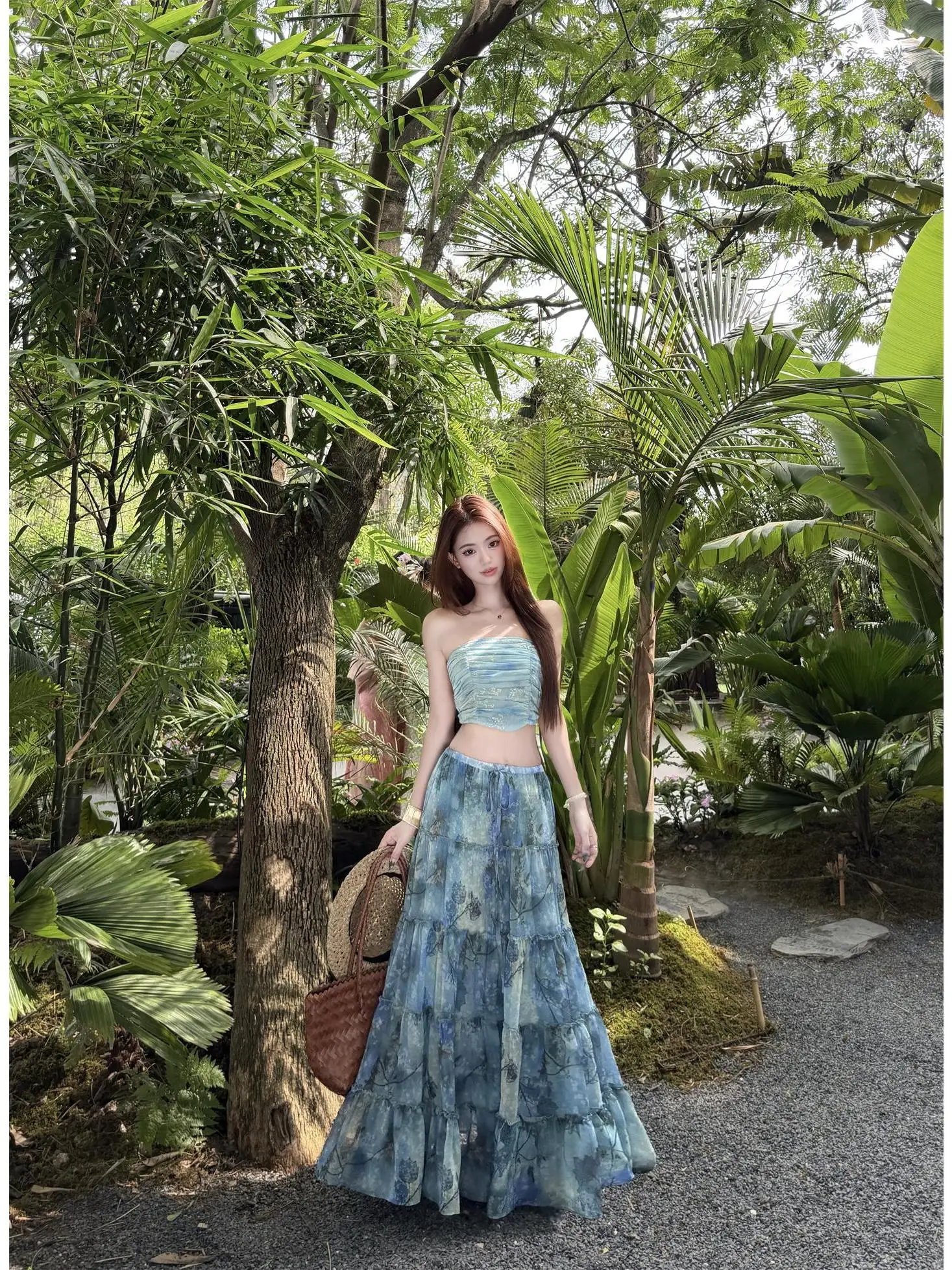 Beach Vacation Style Pleated Tube Top Gradient Oil Painting Dopaamine Cake Half Skirt Splice Summer Women's Fashion Set
Beach Vacation Style Pleated Tube Top Gradient Oil Painting Dopaamine Cake Half Skirt Splice Summer Women's Fashion Set