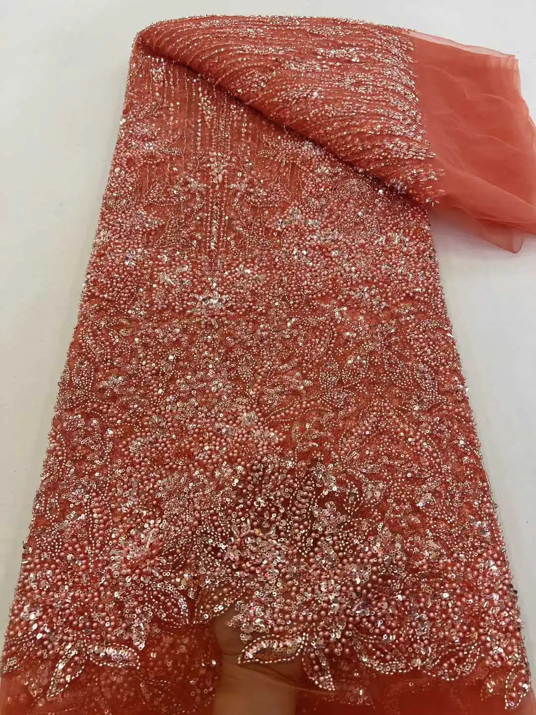 Новейшая африканская нигерийская 3D-ткань с бисером и кружевом 2026 года, высококачественная французская сетчатая ткань с пайетками для женских свадебных платьев
Новейшая африканская нигерийская 3D-ткань с бисером и кружевом 2026 года, высококачественная французская сетчатая ткань с пайетками для женских свадебных платьев