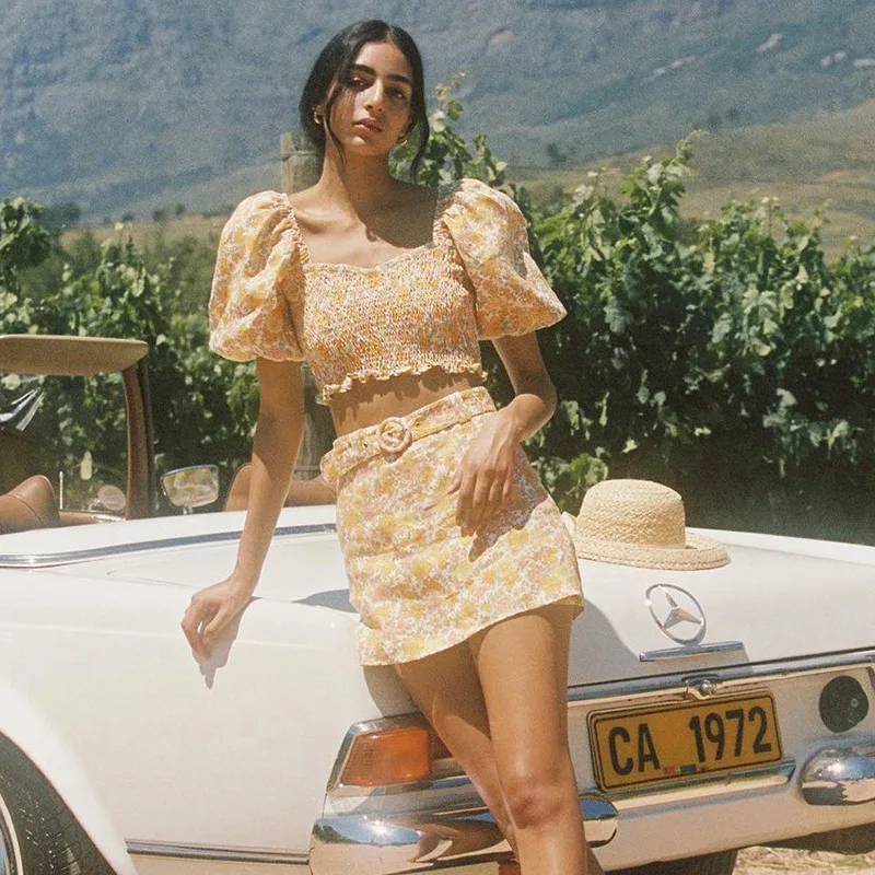 Vintage Elegant Two Piece Sets Floral Print Elastic Crop Top and Mini Skirts Set with Belt Beach Vacation Summer Outfits 2022
Vintage Elegant Two Piece Sets Floral Print Elastic Crop Top and Mini Skirts Set with Belt Beach Vacation Summer Outfits 2022