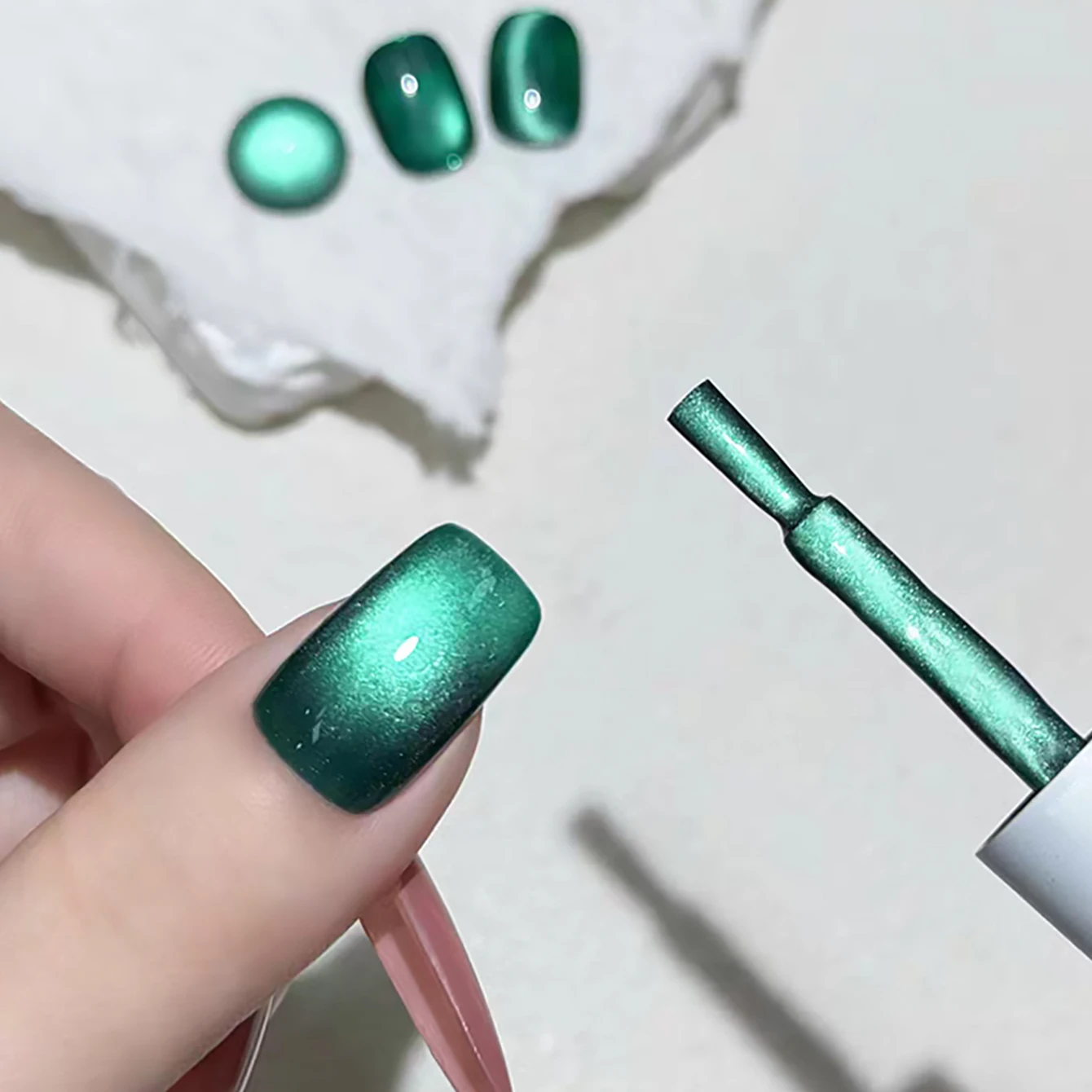 1pcs TC Whitening Versatile Tourmaline Green Cat Eye Gel Nail Polish 2025 New Jade Green Glass Bead Crystal Gel Christmas Nails 
1pcs TC Whitening Versatile Tourmaline Green Cat Eye Gel Nail Polish 2025 New Jade Green Glass Bead Crystal Gel Christmas Nails