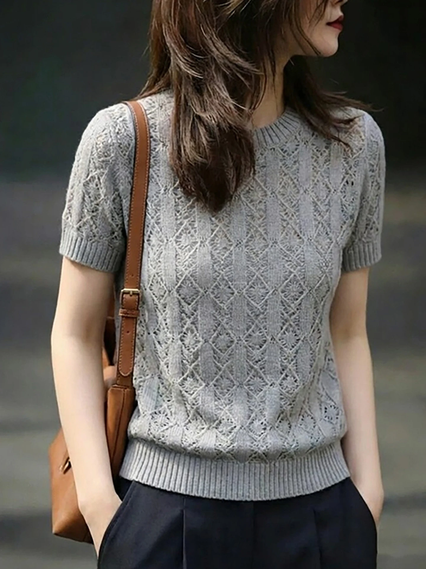 Summer 2026 Soft Comfortable Pure Color round Neck Short Sleeve Knitted Sweater Commute Style Loose Fit Women's Fashion Top
Summer 2026 Soft Comfortable Pure Color round Neck Short Sleeve Knitted Sweater Commute Style Loose Fit Women's Fashion Top