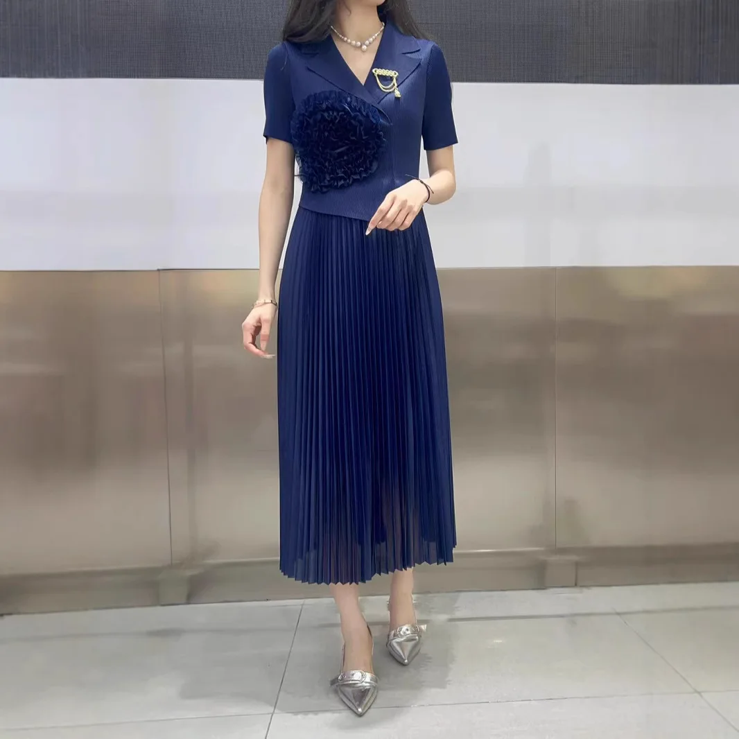 Miyake Style Pleated Dress for Women 2025 New Solid Color Fake Two-piece Suit Collar Short Sleeve Loose Women's Pleated Skirt
Miyake Style Pleated Dress for Women 2025 New Solid Color Fake Two-piece Suit Collar Short Sleeve Loose Women's Pleated Skirt