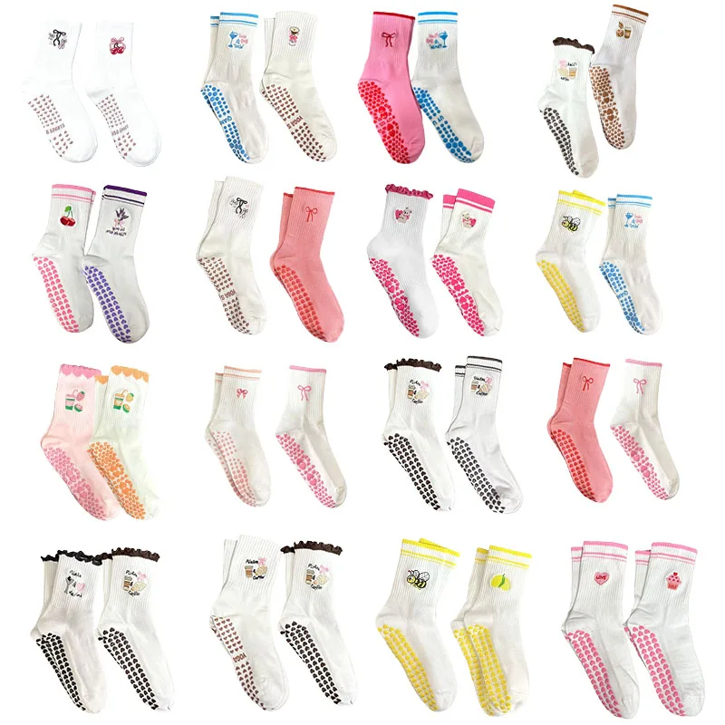 European sizes 36-43, 2 Pairs of Best-Selling Embroidered Yoga Socks with Mid-Calf Length and Rubberized Soles for Women
European sizes 36-43, 2 Pairs of Best-Selling Embroidered Yoga Socks with Mid-Calf Length and Rubberized Soles for Women