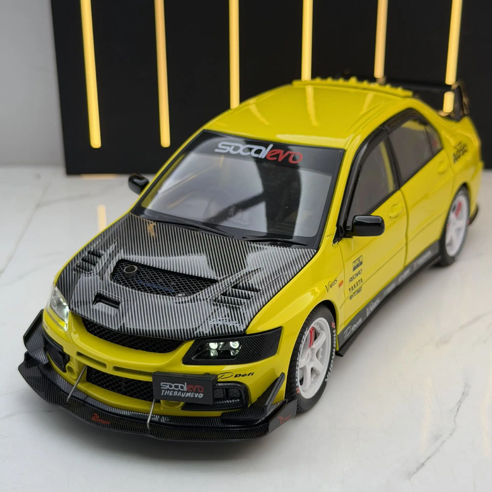 1:24 EVO9 поколения модифицированная модель автомобиля из сплава звук и свет отступить детские игрушки коллекционные предметы подарок на день рождения
1:24 EVO9 поколения модифицированная модель автомобиля из сплава звук и свет отступить детские игрушки коллекционные предметы подарок на день рождения