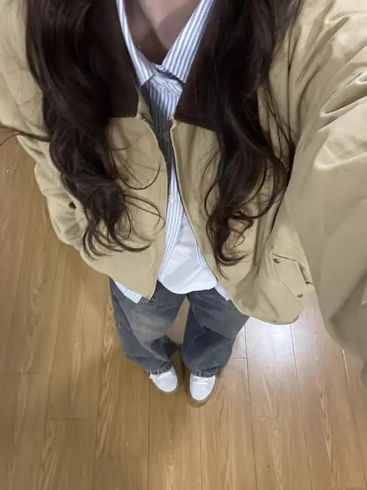 Ветровка, куртки для женщин, осенняя женская одежда, бомбер, женский повседневный стиль, чистая простая верхняя одежда, базовая передняя карманная одежда на пуговицах
Ветровка, куртки для женщин, осенняя женская одежда, бомбер, женский повседневный стиль, чистая простая верхняя одежда, базовая передняя карманная одежда на пуговицах