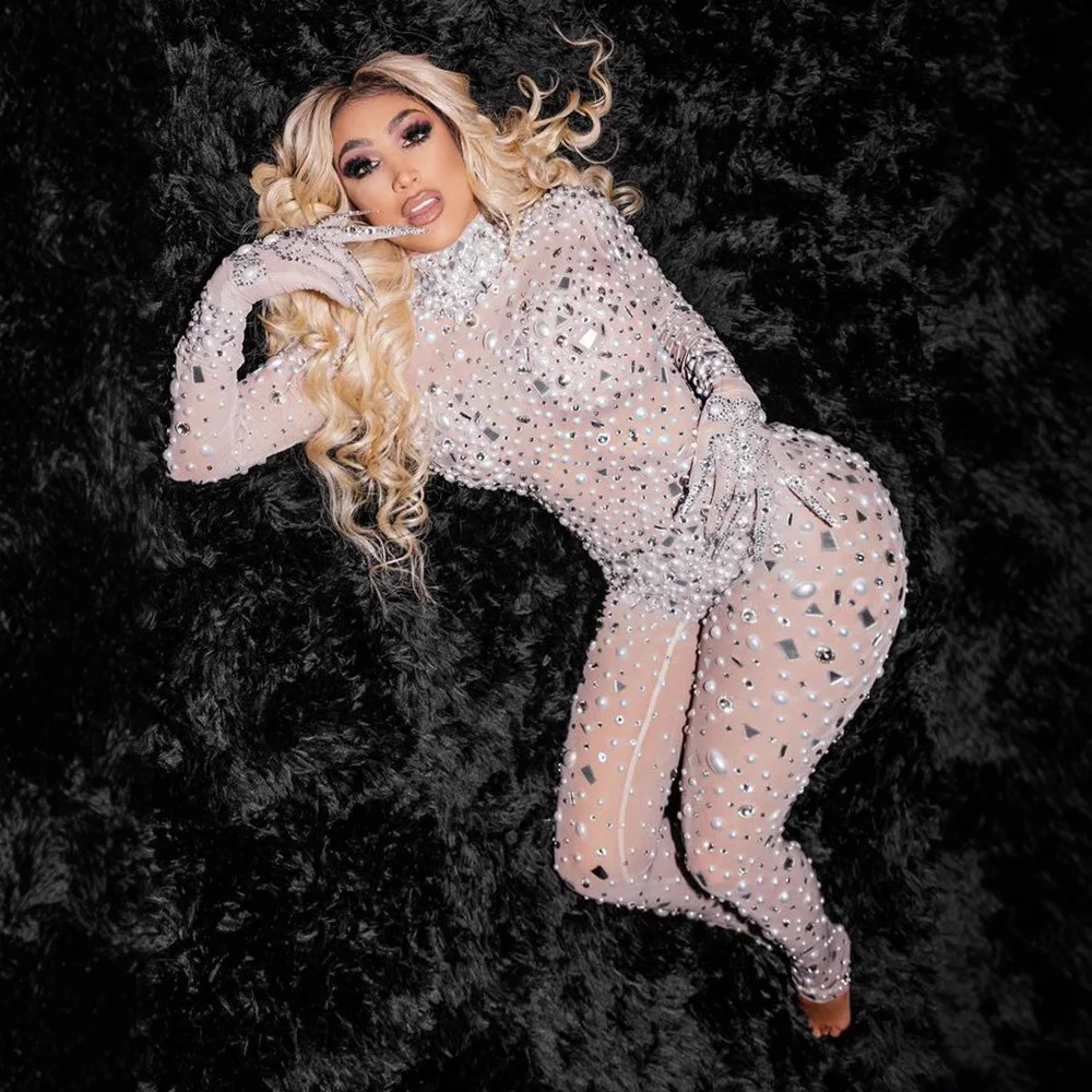 European and American sexy pearl rhinestone slim perspective zipper party onesie temperament royal sister style
European and American sexy pearl rhinestone slim perspective zipper party onesie temperament royal sister style