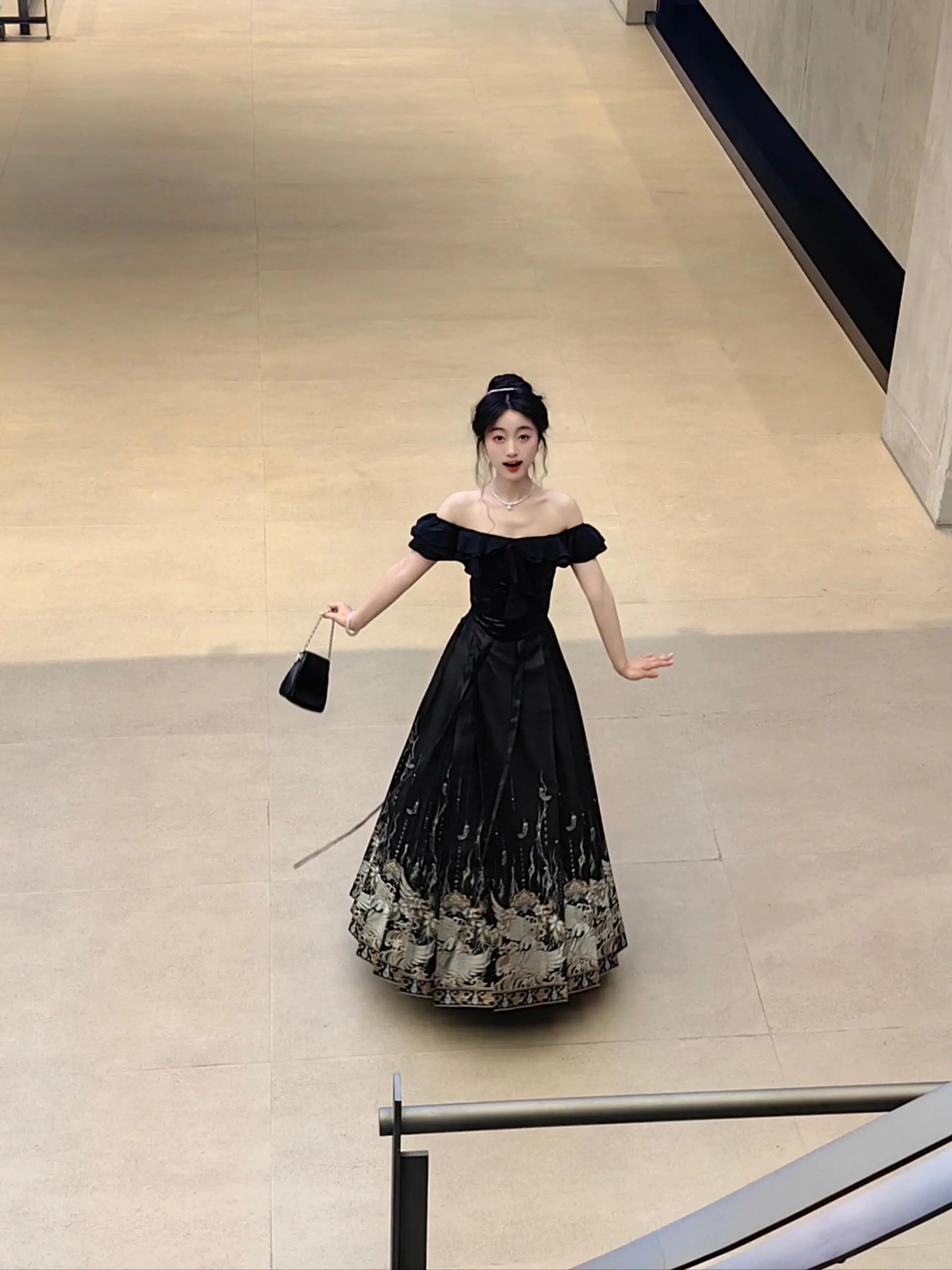 New Chinese Style Black Hanfu Set Women's High Waist Half-length Skirt Two-piece Summer One-shoulder Top Long Skirt
New Chinese Style Black Hanfu Set Women's High Waist Half-length Skirt Two-piece Summer One-shoulder Top Long Skirt