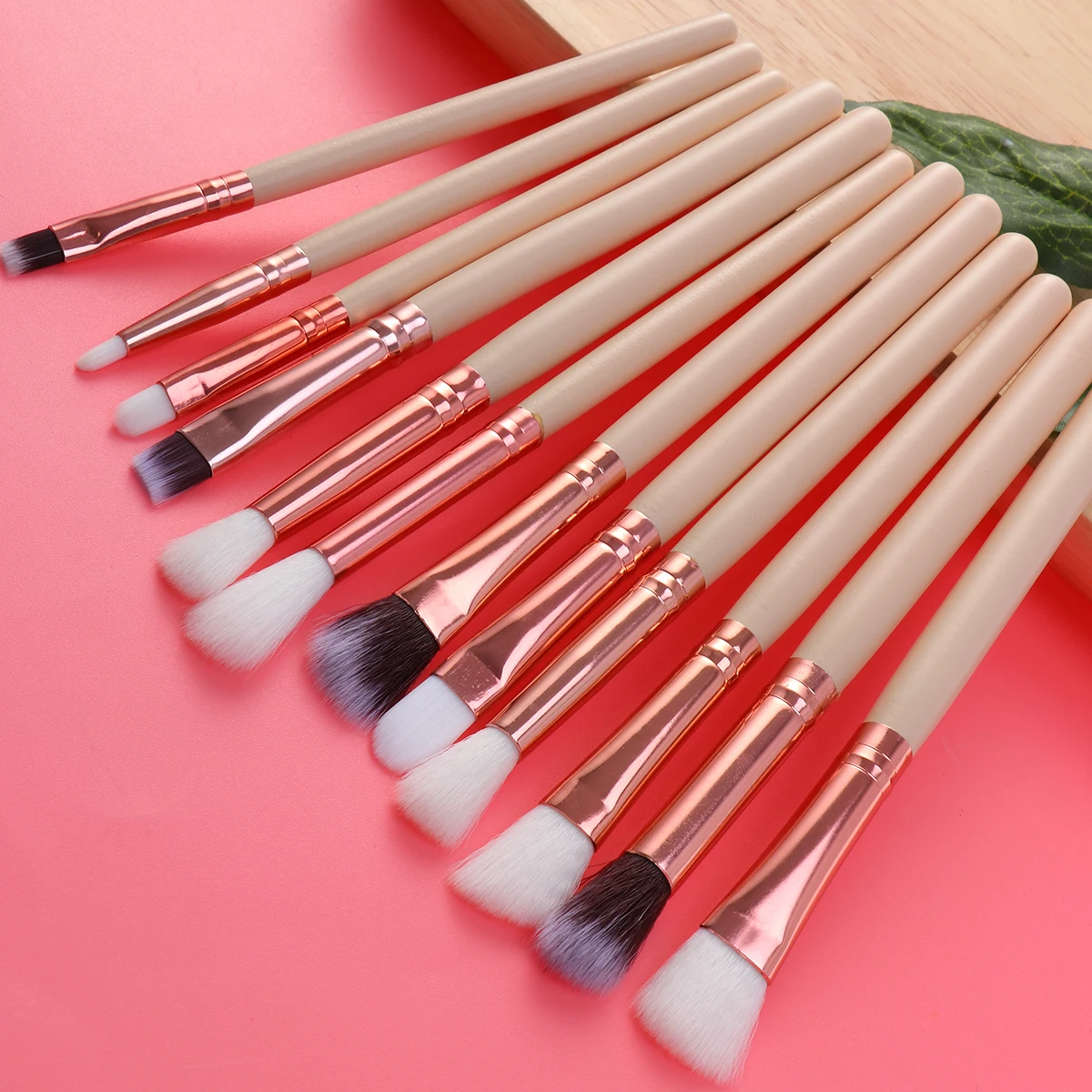 12 Pcs Brush Cosmetics Brush Set Set Professional Eye Brushes Daily Cosmetics Soft Synthetic Hair Never Shed Luxury Gift
12 Pcs Brush Cosmetics Brush Set Set Professional Eye Brushes Daily Cosmetics Soft Synthetic Hair Never Shed Luxury Gift