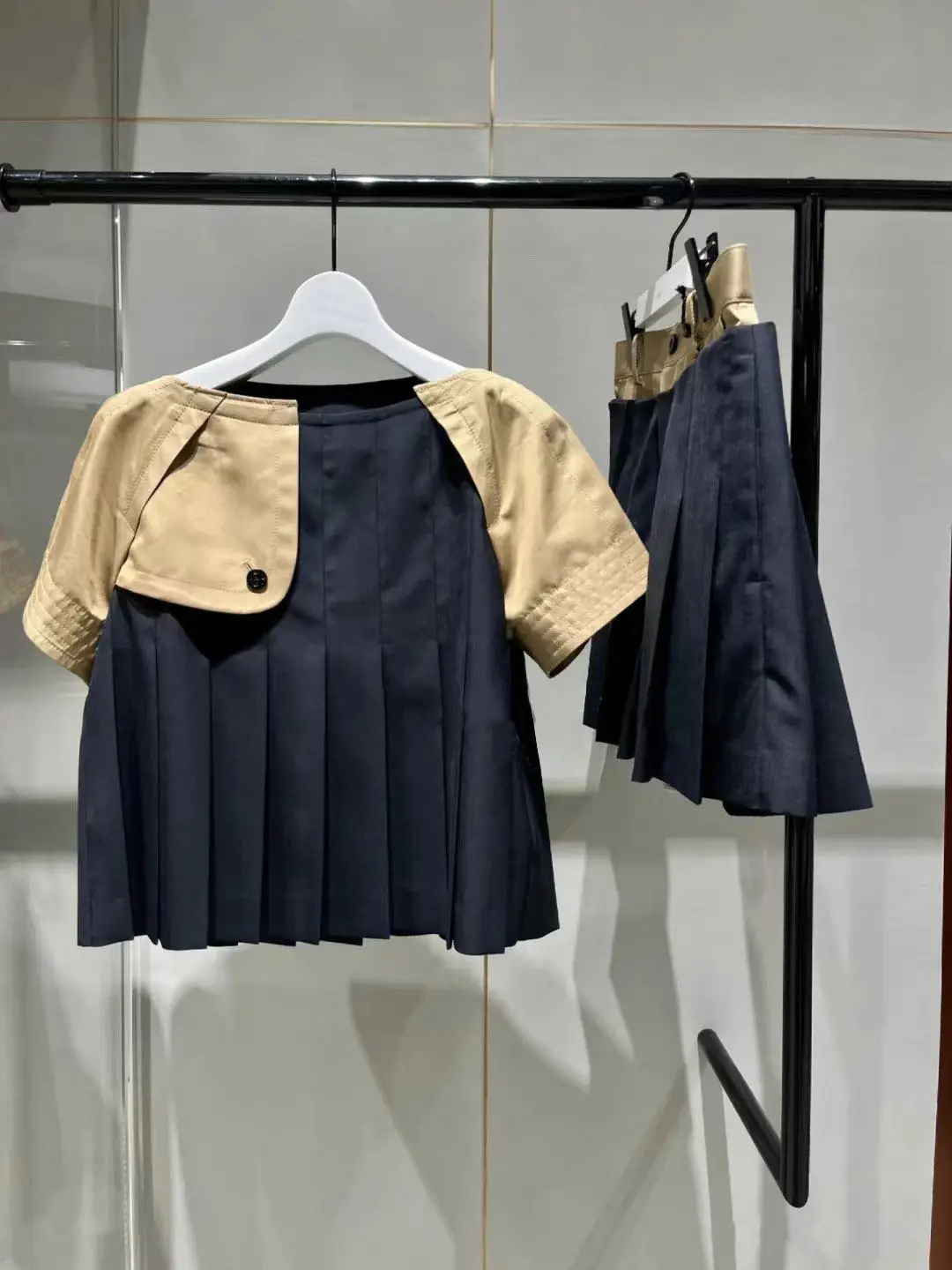 SAC contrasting splicing pleated skirt skirt pants
SAC contrasting splicing pleated skirt skirt pants