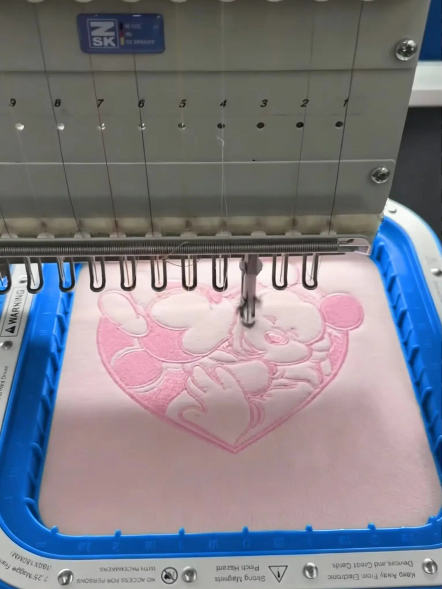 Magnetic embroidery frame for ZSK SPRINT 6 RACER 12S JAFA 0412 495 JF 0611-400 etc. Embroidery machine accessories
Magnetic embroidery frame for ZSK SPRINT 6 RACER 12S JAFA 0412 495 JF 0611-400 etc. Embroidery machine accessories