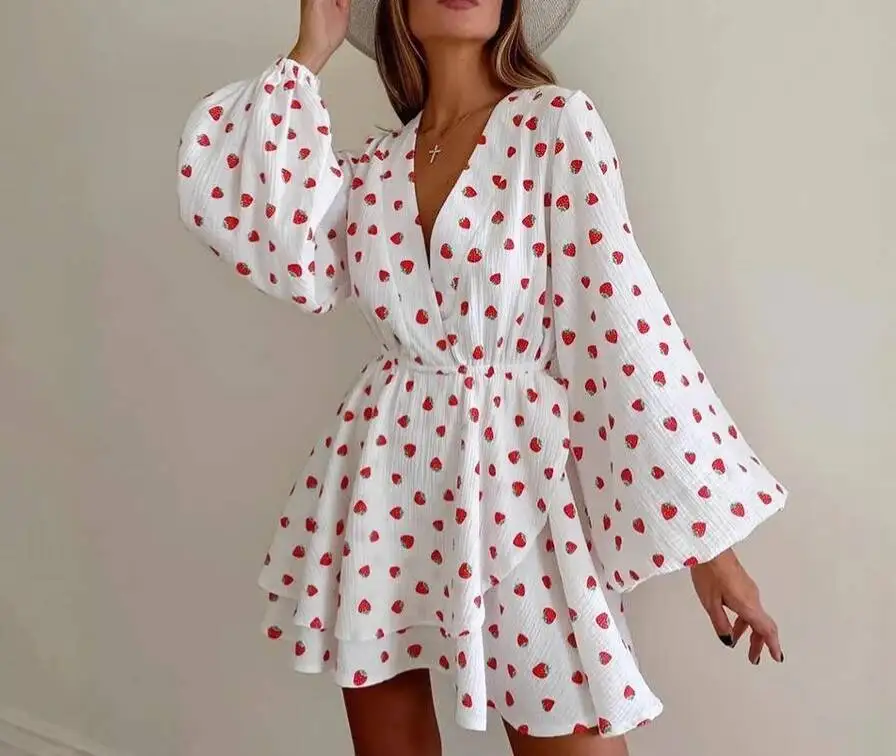 2026 New Strawberry Print V Neck Lantern Sleeve Fashion Tea Dress Women
2026 New Strawberry Print V Neck Lantern Sleeve Fashion Tea Dress Women