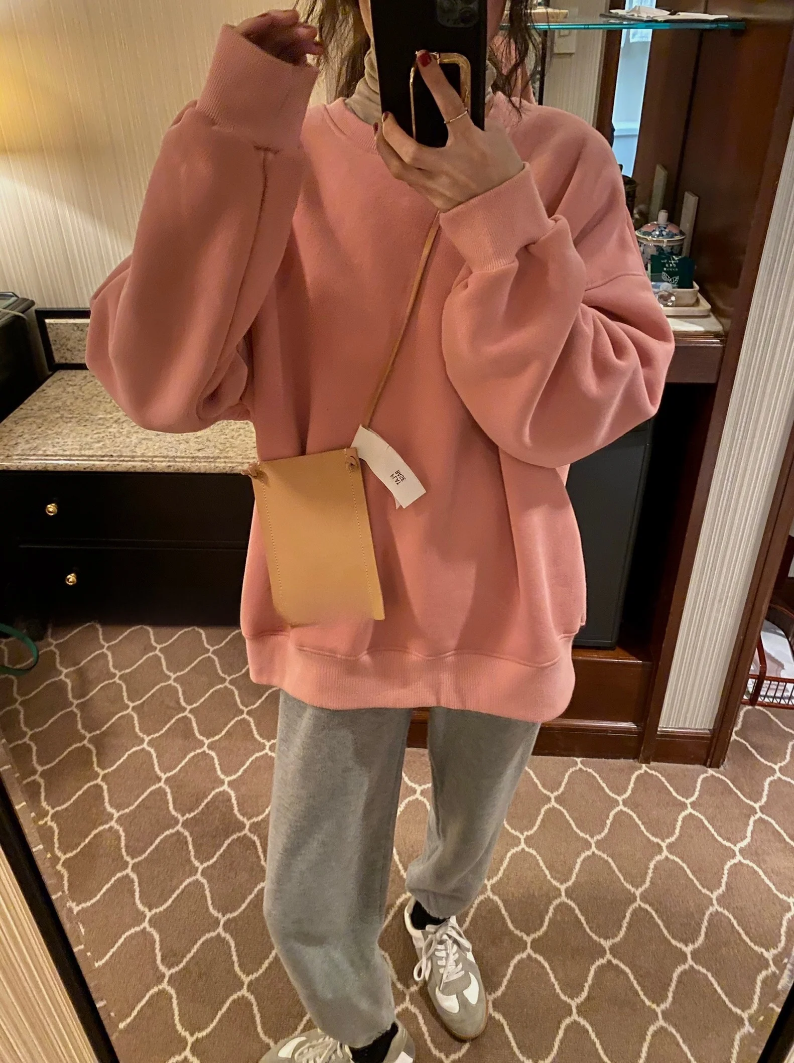 Whysocold Three-Color Fleece-Lined Loose Long-Sleeve Hoodie Women's Pink New Korean Style Lazy Fashion Outerwear Top
Whysocold Three-Color Fleece-Lined Loose Long-Sleeve Hoodie Women's Pink New Korean Style Lazy Fashion Outerwear Top