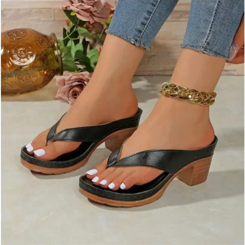 2026 New Large-sized 36-43 European and American Style Simple High-heeled Fashionable Flip-flops, Chunky Flip-flops for Women
2026 New Large-sized 36-43 European and American Style Simple High-heeled Fashionable Flip-flops, Chunky Flip-flops for Women