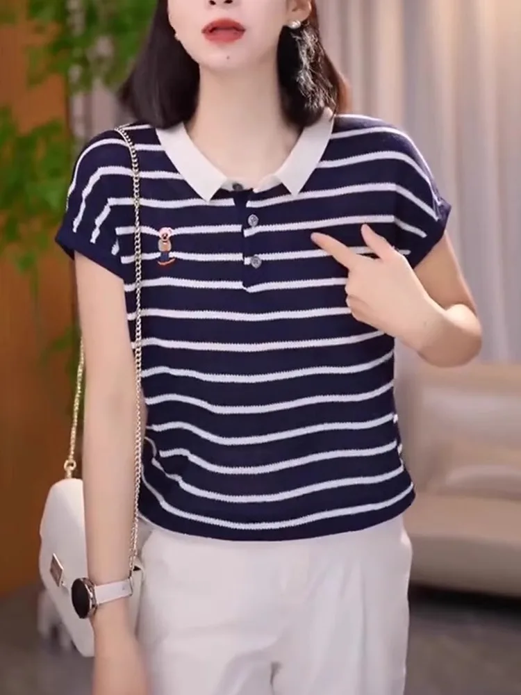 Classic Contrast Color Stripe Ne f Button Design Ice Silk Knitted Top ort Sve Women's Faion Summer 2025
Classic Contrast Color Stripe Ne f Button Design Ice Silk Knitted Top ort Sve Women's Faion Summer 2025