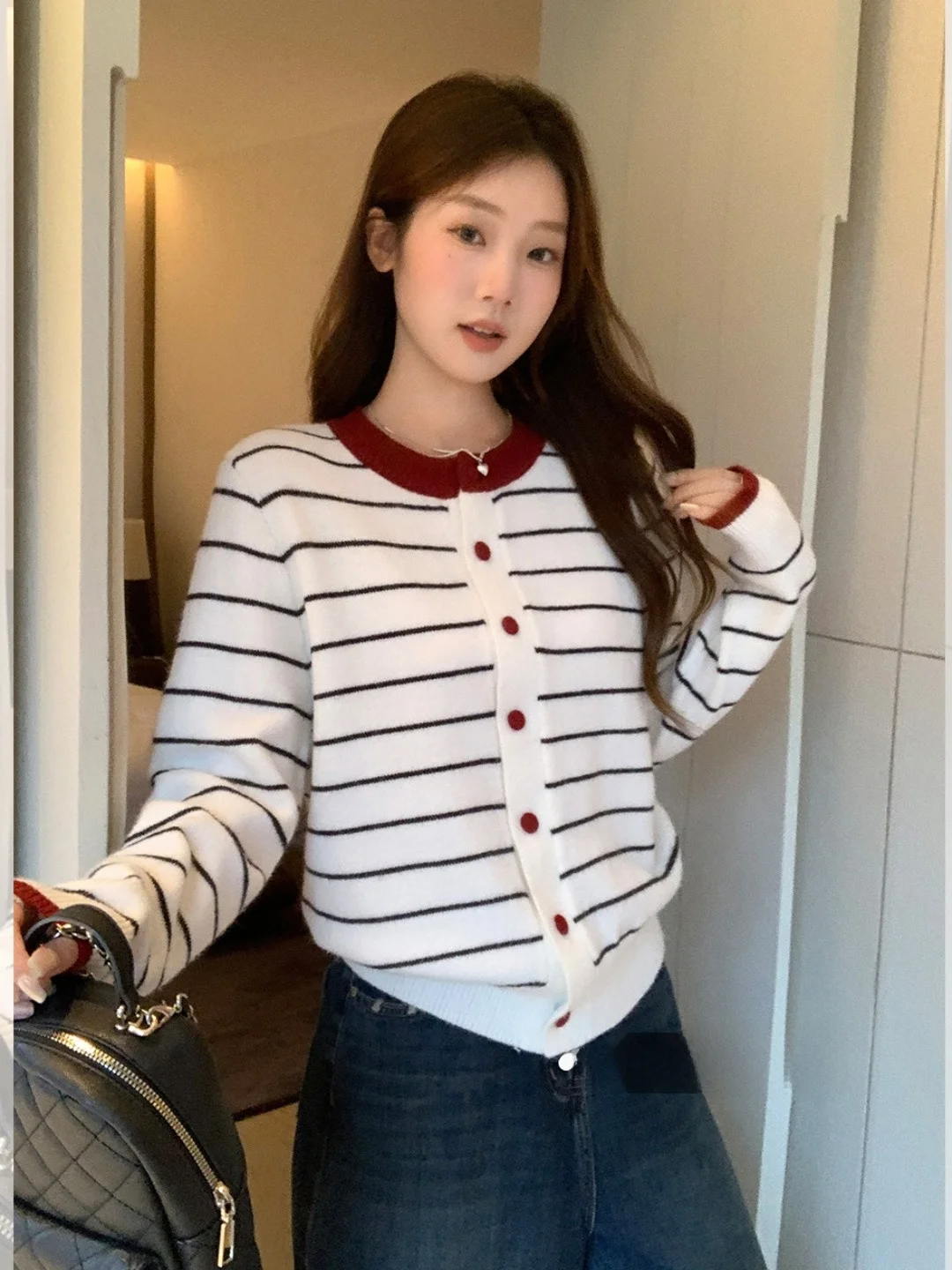 Корейский вязаный открытый кардиган в полоску, женский свитер, зимний повседневный элитный длинный свек, мягкая верхняя одежда
Корейский вязаный открытый кардиган в полоску, женский свитер, зимний повседневный элитный длинный свек, мягкая верхняя одежда