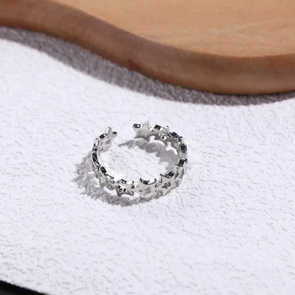 Fashion Glow in Dark Luminous Star Ring Silver Open Glowing Finger Ring Fluorescent Y2K Light Adjustable Ring Hipster
Fashion Glow in Dark Luminous Star Ring Silver Open Glowing Finger Ring Fluorescent Y2K Light Adjustable Ring Hipster