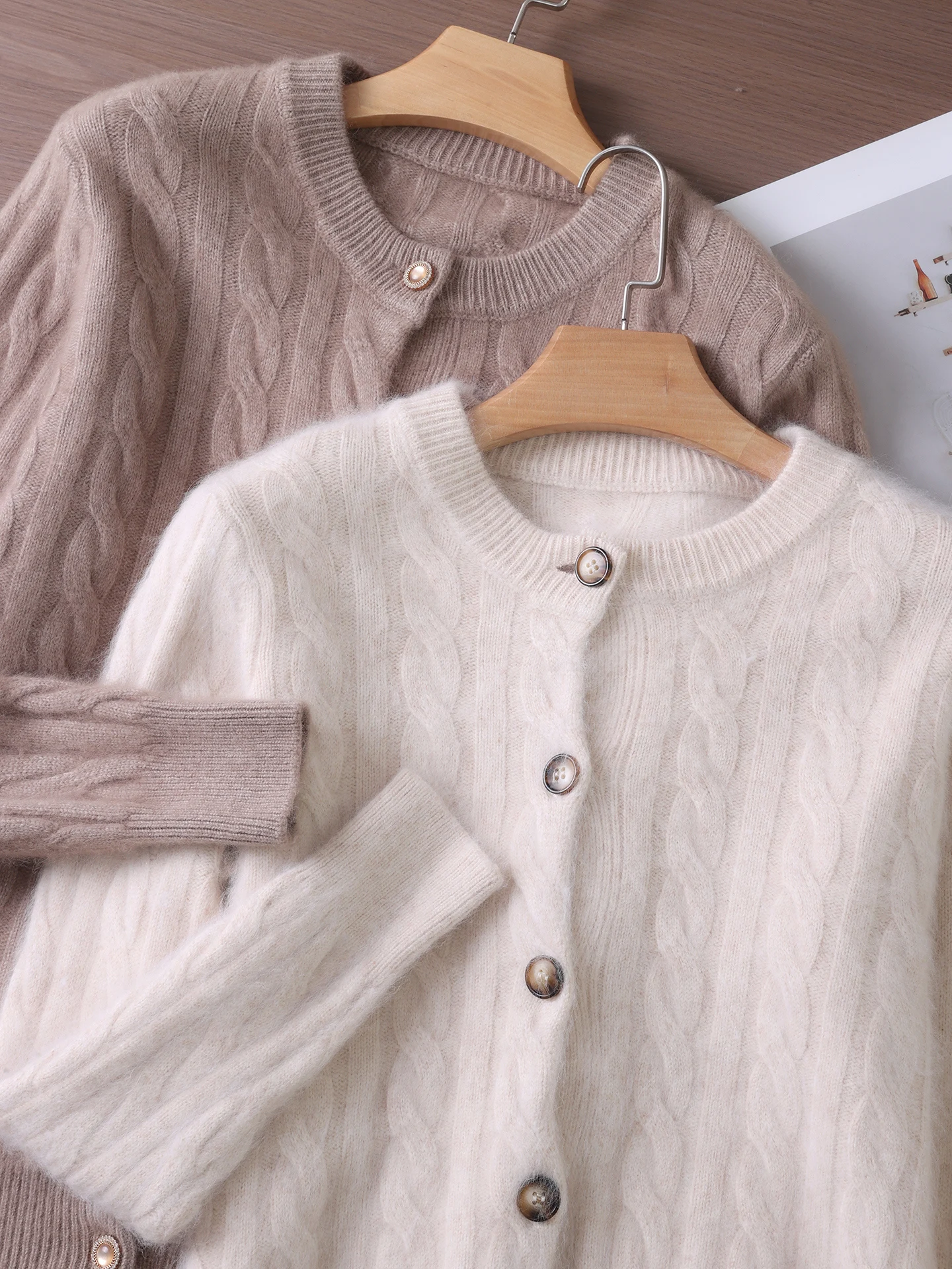 Addonee 100% Wool Cashmere Cardigan Sweater Autumn Winter New Twist Coat High-End Knitwear Sweater Shirt Loose Women Thick Tops
Addonee 100% Wool Cashmere Cardigan Sweater Autumn Winter New Twist Coat High-End Knitwear Sweater Shirt Loose Women Thick Tops