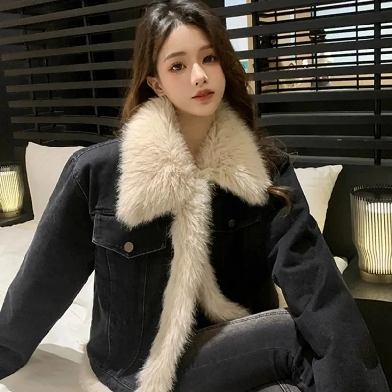 2025 Fashion Thicken Denim Coat Women Winter Furs Short Jacket Streewear Lady Cotton-padded Coat Loose Jeans Overcoat Y201
2025 Fashion Thicken Denim Coat Women Winter Furs Short Jacket Streewear Lady Cotton-padded Coat Loose Jeans Overcoat Y201