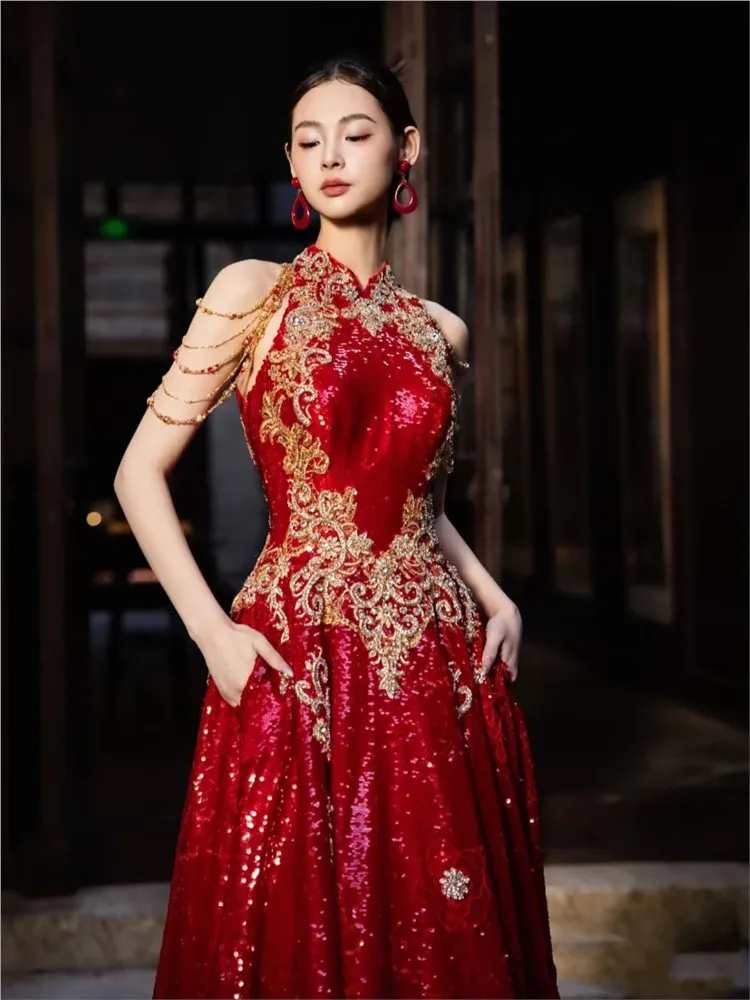 A new style of red Chinese-style toasting dress with cheongsam collar and sequins elegant grand engagement
A new style of red Chinese-style toasting dress with cheongsam collar and sequins elegant grand engagement