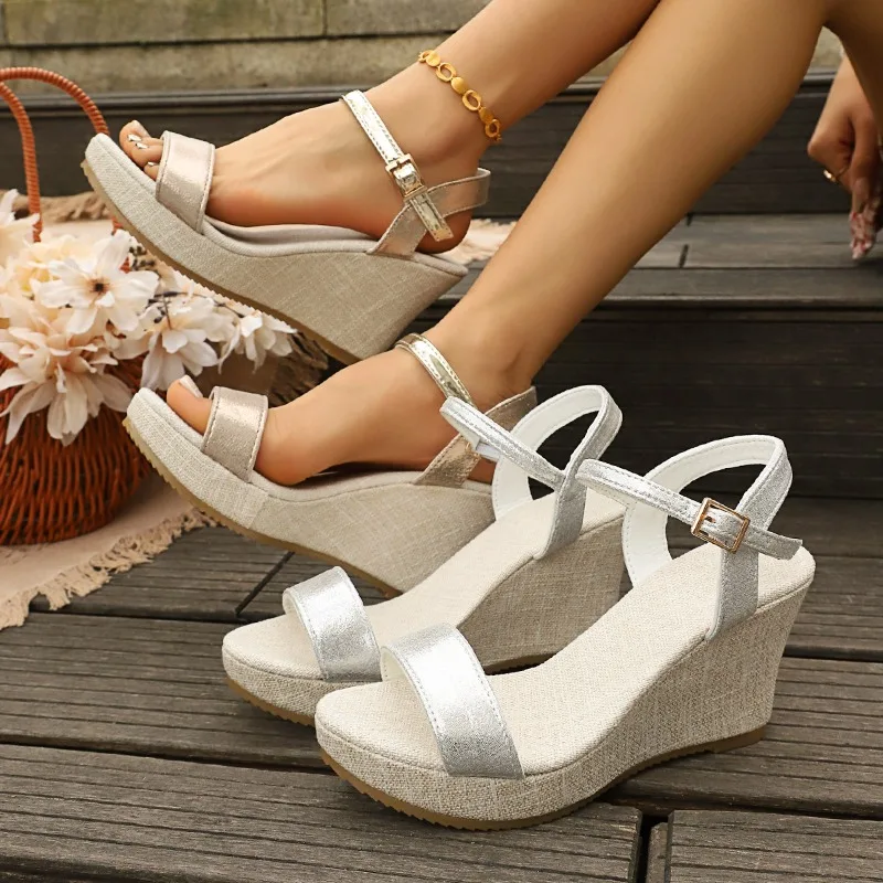 Women's Beach Comfortable Hollow Out Fashionable Casual High Heel Sandals Women Summer Wear-resistant Breathable Wedge Sandals
Women's Beach Comfortable Hollow Out Fashionable Casual High Heel Sandals Women Summer Wear-resistant Breathable Wedge Sandals