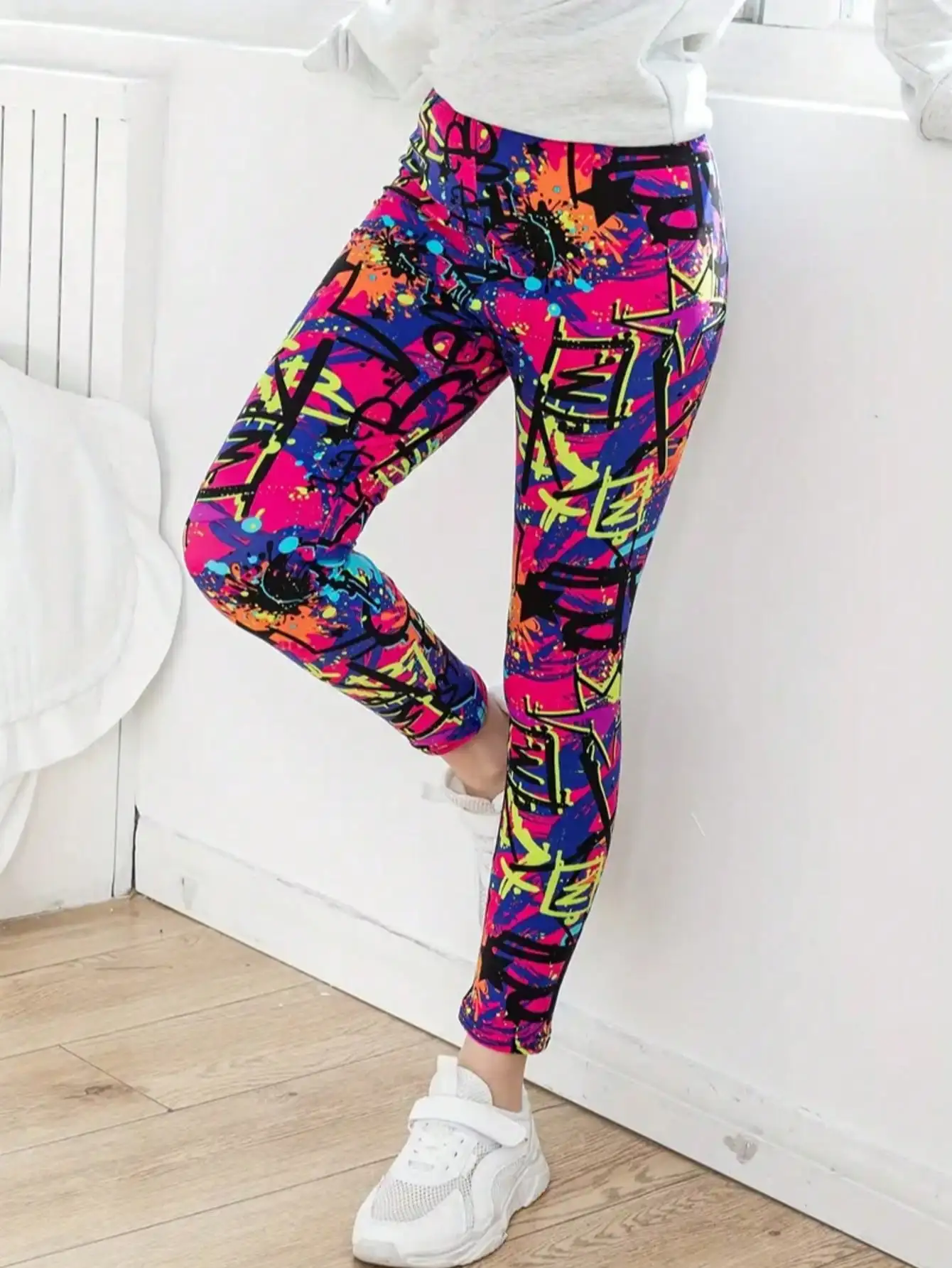 Children's clothing, casual, elegant, fashionable, colorful graffiti printed, 9-inch tight pants, leg binding pants
Children's clothing, casual, elegant, fashionable, colorful graffiti printed, 9-inch tight pants, leg binding pants