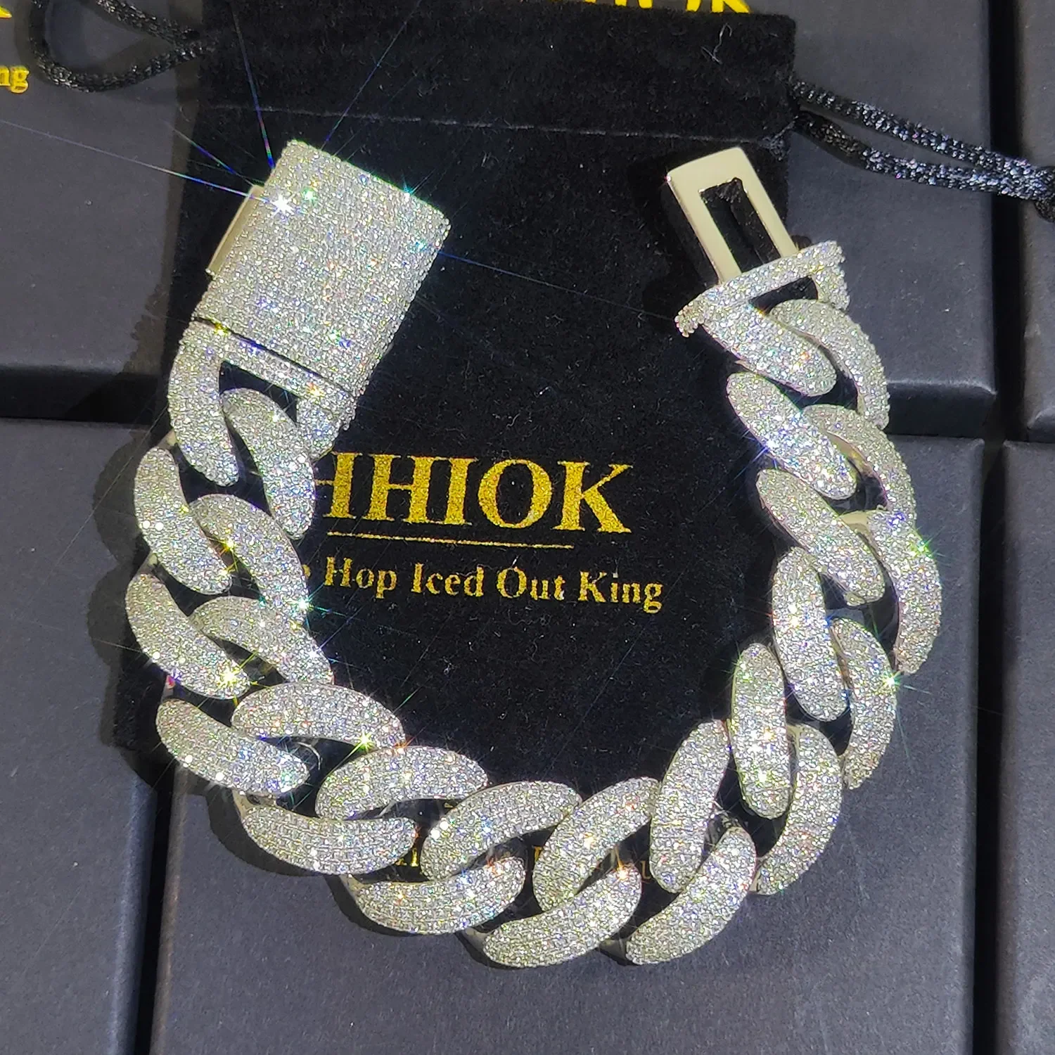 4 Rows Cuban Link Bracelet Silver Gold Plated Iced Out Miami Hip Hop Jewelry for Men Women Gift
4 Rows Cuban Link Bracelet Silver Gold Plated Iced Out Miami Hip Hop Jewelry for Men Women Gift