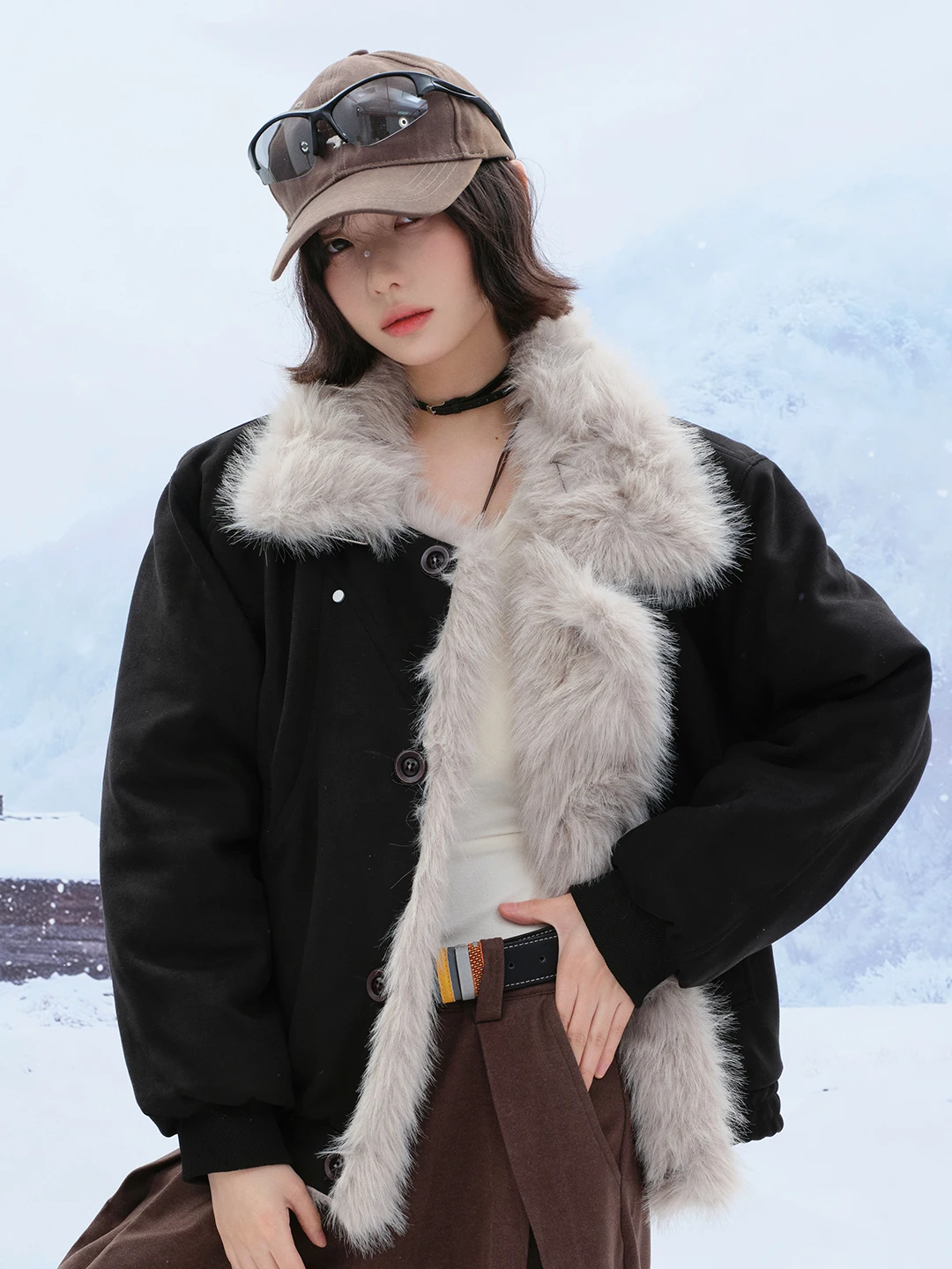 Зимняя утепленная свободная женская хлопковая куртка с большим меховым воротником в стиле ретро от китайского бренда Wuavi
Зимняя утепленная свободная женская хлопковая куртка с большим меховым воротником в стиле ретро от китайского бренда Wuavi