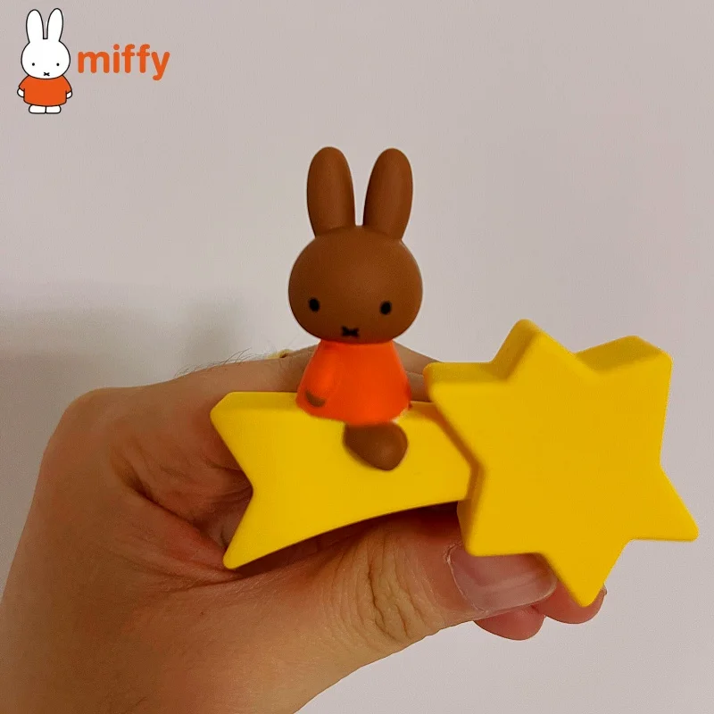 Miffy Licensed 3d Magnetic Refrigerator Magnet Blind Box Creative Cute Rabbit Figurine Home Decor Living Room Fridge Ornament
Miffy Licensed 3d Magnetic Refrigerator Magnet Blind Box Creative Cute Rabbit Figurine Home Decor Living Room Fridge Ornament