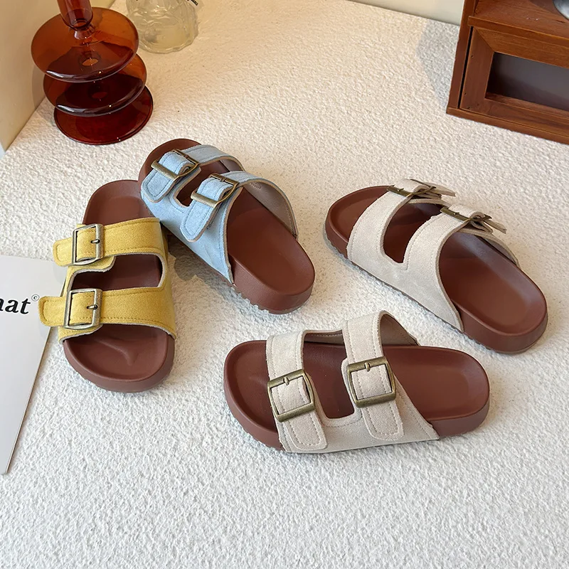 New Summer Boys Girls Thick-soled Dopamine-colored Slippers Children Buckle Mules Kids Casual One-strap Sandals with Soft Soles
New Summer Boys Girls Thick-soled Dopamine-colored Slippers Children Buckle Mules Kids Casual One-strap Sandals with Soft Soles