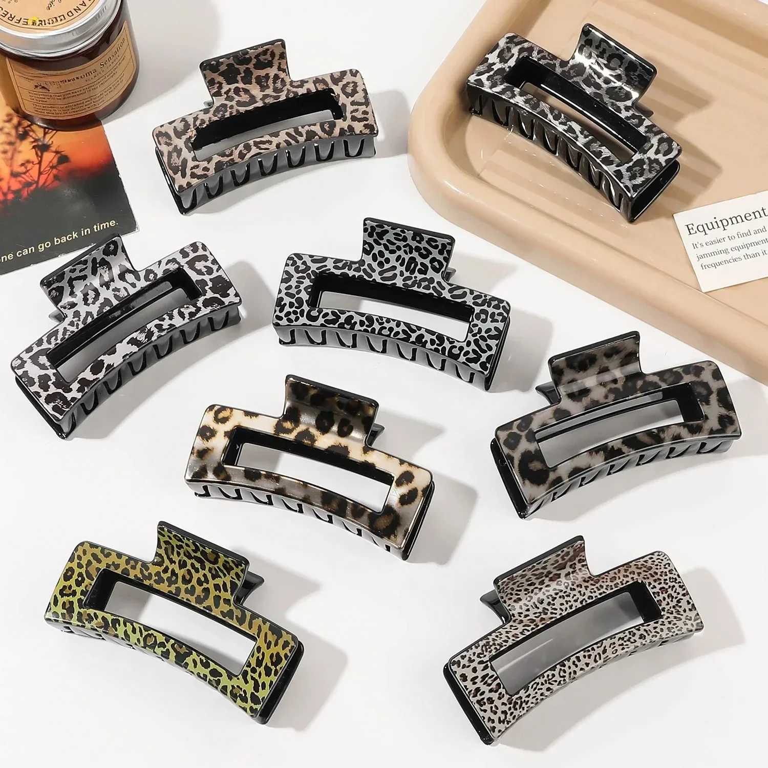 Korean Vintage leopard print Geometric Irregularity Clip Simple Plastic Shark Clip hairpin Holiday Party Women Hair Accessories
Korean Vintage leopard print Geometric Irregularity Clip Simple Plastic Shark Clip hairpin Holiday Party Women Hair Accessories