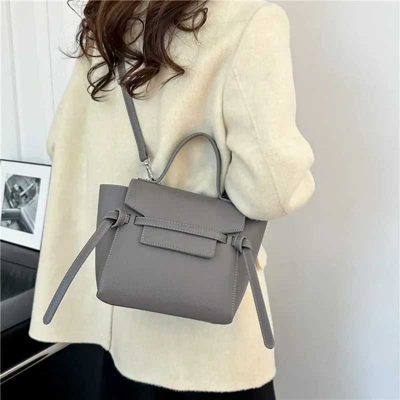2025 Women's New Luxury Texture Convertible Designer Handbag - Detachable Chain Strap Multi-Purpose Shoulder/Handheld Bag
2025 Women's New Luxury Texture Convertible Designer Handbag - Detachable Chain Strap Multi-Purpose Shoulder/Handheld Bag