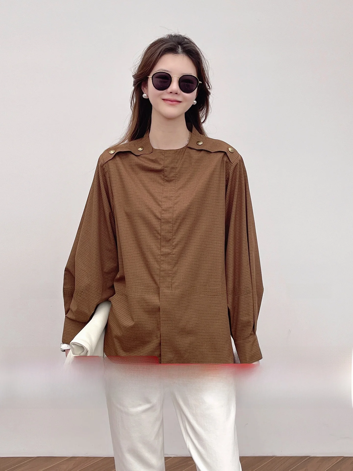 Korean Faion Long Sve round Ne Women's irt Bronze Bule Vintage Sle Cotton Polyester Blend Early Spring New Arrival
Korean Faion Long Sve round Ne Women's irt Bronze Bule Vintage Sle Cotton Polyester Blend Early Spring New Arrival