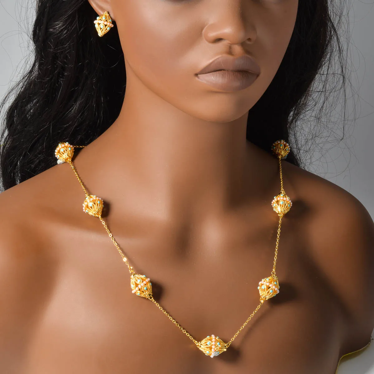Luxury Dubai Gold Plated Jewelry Sets for Women Necklace Earrings for Women Elegant Gift Fashion Jewelry Set
Luxury Dubai Gold Plated Jewelry Sets for Women Necklace Earrings for Women Elegant Gift Fashion Jewelry Set