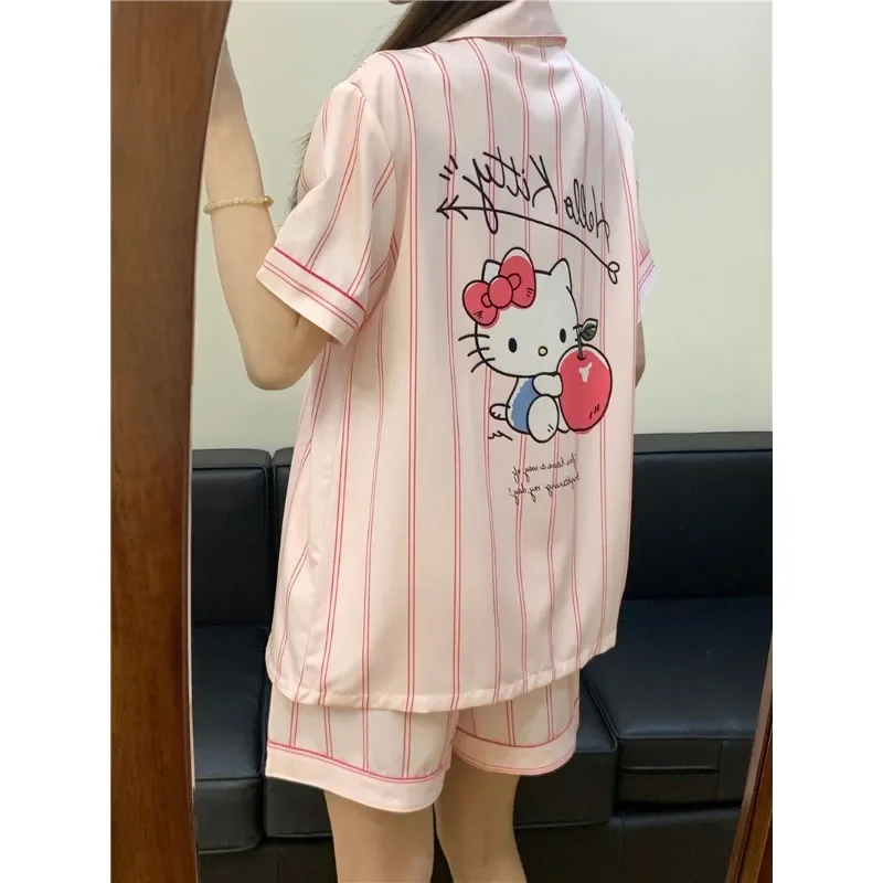 Summer new pink striped cute cartoon Hello Kitty pajamas women's ice silk short-sleeved shorts cute loungewear two-piece set
Summer new pink striped cute cartoon Hello Kitty pajamas women's ice silk short-sleeved shorts cute loungewear two-piece set