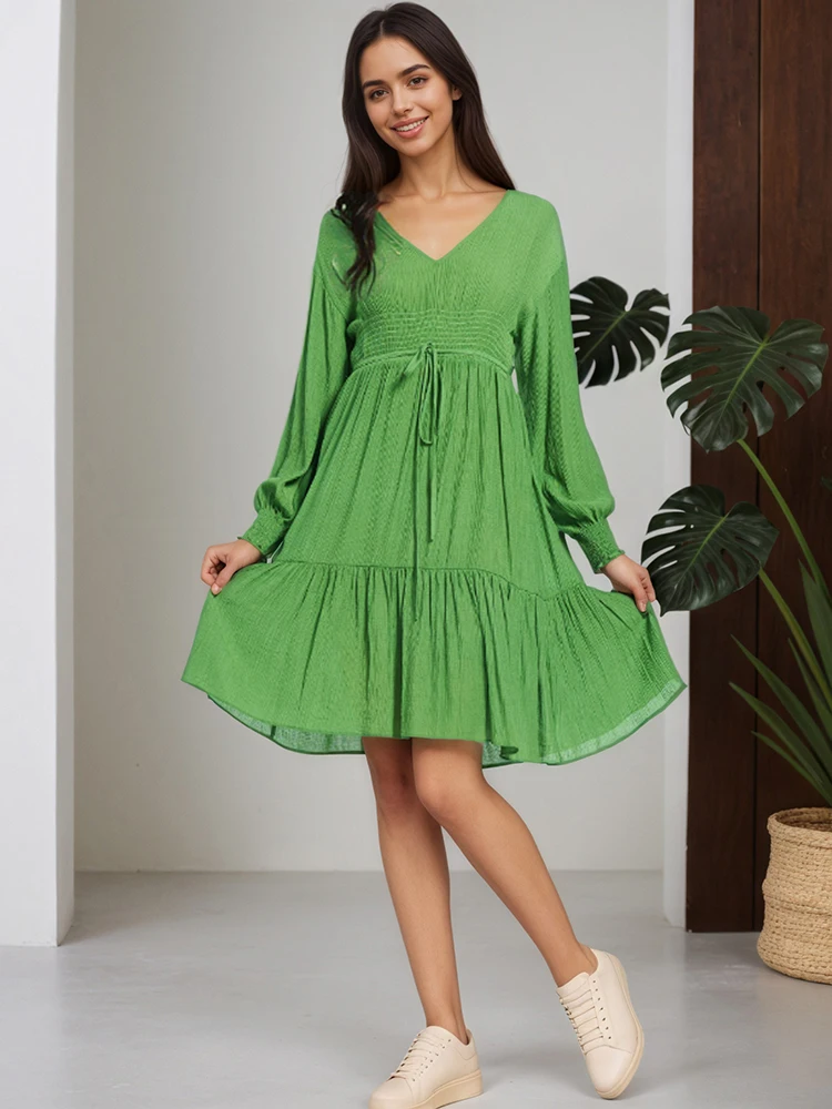 Women Smocked V-Neck Long-Sleeve Mini Dress Ruched Flowy Dress For Casual & Vacation Lace-Up Waist A-Line Knee-Length Dresses
Women Smocked V-Neck Long-Sleeve Mini Dress Ruched Flowy Dress For Casual & Vacation Lace-Up Waist A-Line Knee-Length Dresses
