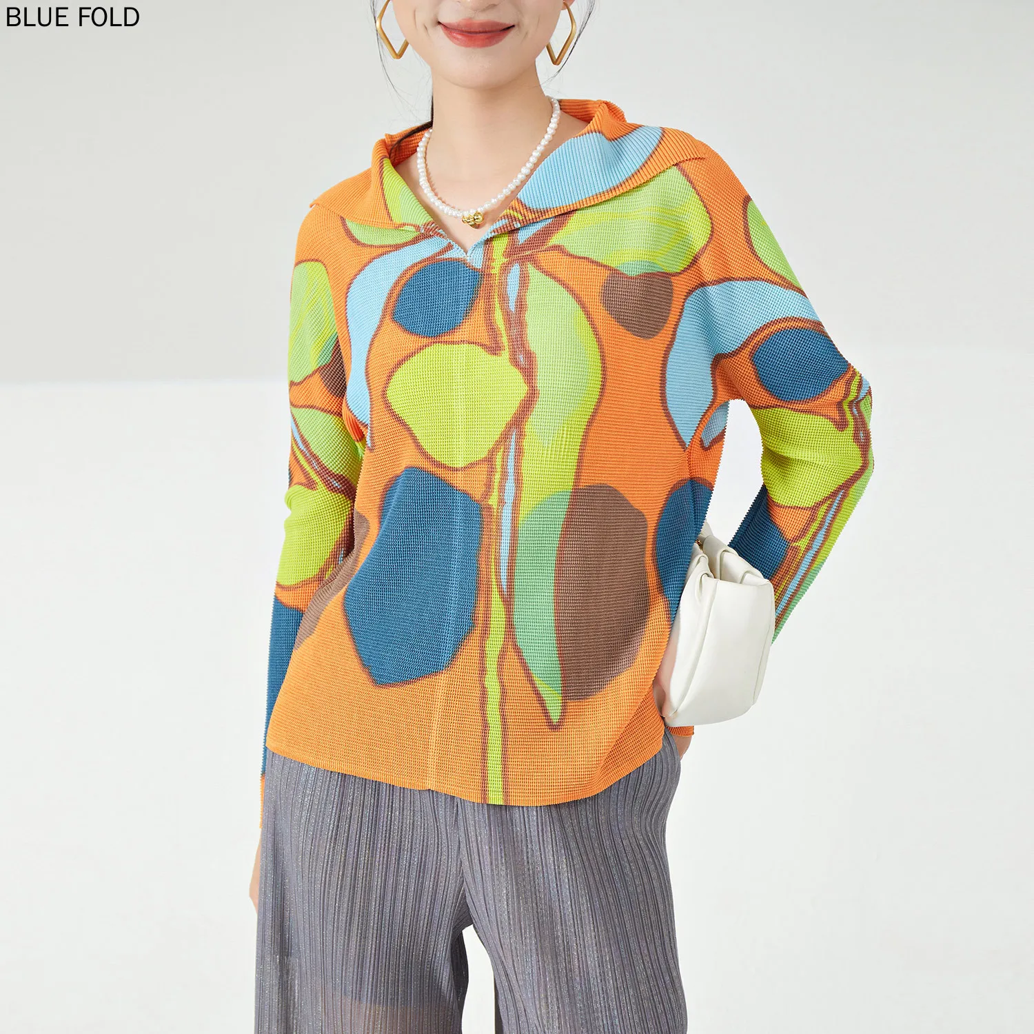 Miyake Me Series Pleated Printed Long-Sleeved T-shirt for Women, Lapel, Loose, Fashionable and Casual, Versatile Top, PLEATS
Miyake Me Series Pleated Printed Long-Sleeved T-shirt for Women, Lapel, Loose, Fashionable and Casual, Versatile Top, PLEATS