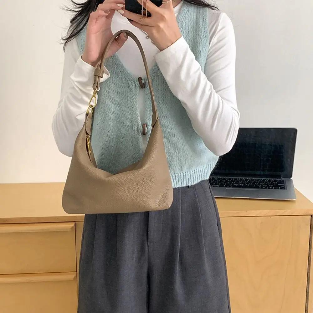 Elegant Large Capacity PU Hobo Bag Korean Style Solid Color PU Dumpling Bag Fashion Design Handbag French Style Handbag Autumn
Elegant Large Capacity PU Hobo Bag Korean Style Solid Color PU Dumpling Bag Fashion Design Handbag French Style Handbag Autumn