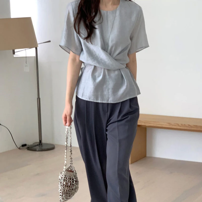 Fashionable Versatile Korean Style Summer 2026 Shirt Waist Cinched Shoulder Length Short Sleeve Casual Feel Good Quality Top
Fashionable Versatile Korean Style Summer 2026 Shirt Waist Cinched Shoulder Length Short Sleeve Casual Feel Good Quality Top