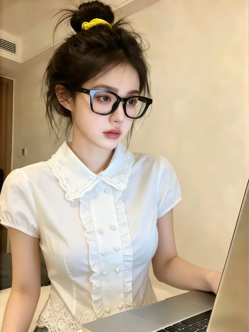 Sweet Youthful Lace Trim Neck Shirt Women's Summer New Style Commute Korean Version Straight Tube Bubble Sleeve Short Sl...
Sweet Youthful Lace Trim Neck Shirt Women's Summer New Style Commute Korean Version Straight Tube Bubble Sleeve Short Sl...