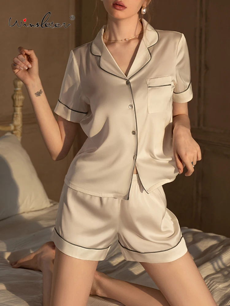 Winsleter, Sweet 2 Piece Pajamas Set, Women Short Sleeve Top Shorts, French Retro Casual Homewear, 2024 Summer Autumn S47377QC
Winsleter, Sweet 2 Piece Pajamas Set, Women Short Sleeve Top Shorts, French Retro Casual Homewear, 2024 Summer Autumn S47377QC