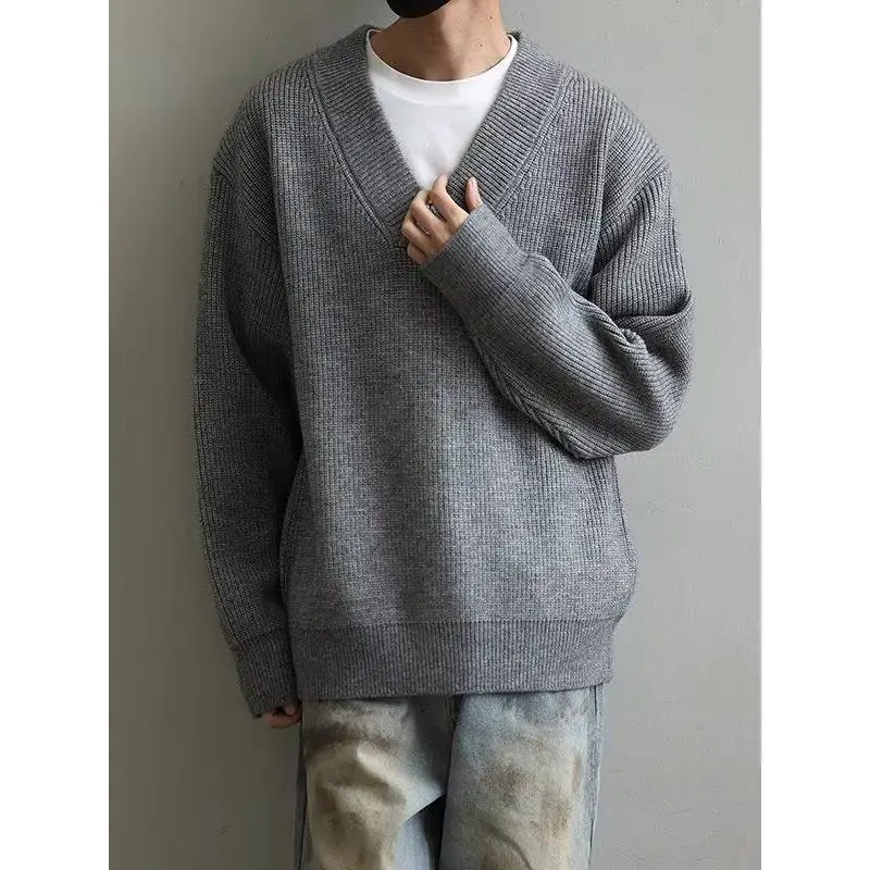 Мужской вязаный свитер свободного кроя с длинными рукавами, V-образным вырезом, в винтажном американском стиле, осенне-зимний, повседневный, модный, из полиэфирного волокна
Мужской вязаный свитер свободного кроя с длинными рукавами, V-образным вырезом, в винтажном американском стиле, осенне-зимний, повседневный, модный, из полиэфирного волокна