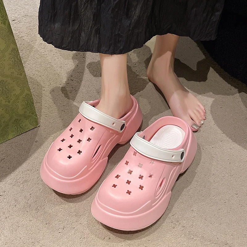 Shoes Woman 2025 House Slippers Platform Pantofle Luxury Slides Cover Toe New Summer Designer Soft Scandals Fashion Shoes Woman
Shoes Woman 2025 House Slippers Platform Pantofle Luxury Slides Cover Toe New Summer Designer Soft Scandals Fashion Shoes Woman